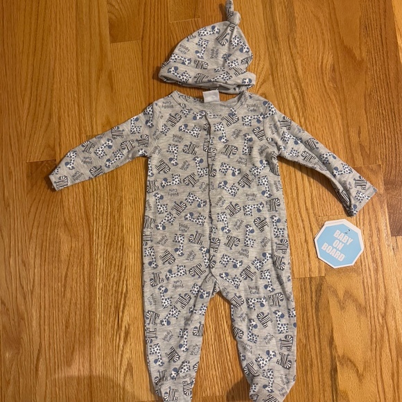 Baby On Board Baby Boy One Piece Outfit w/Matching Hat - Picture 1 of 9
